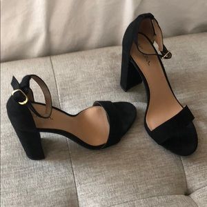 Black block heel pumps